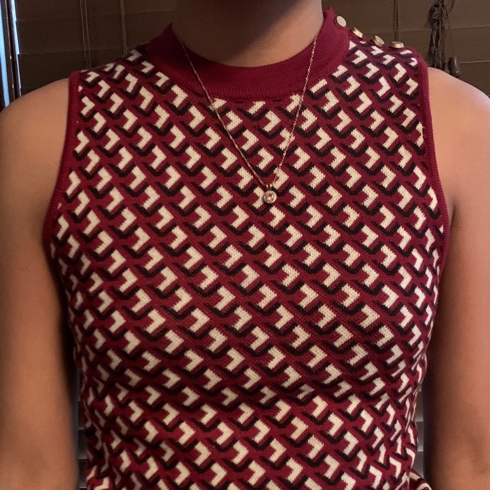 2/$30 F21 Sleeveless Sweater Top